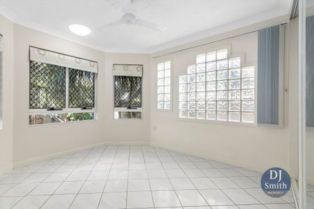 Charming Unit, Quick walk to the esplanade - Photo 3