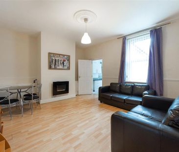 4 bedroom terraced house to rent - Photo 1