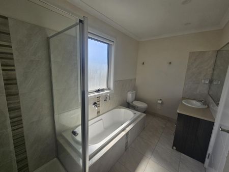Great Location - Photo 3