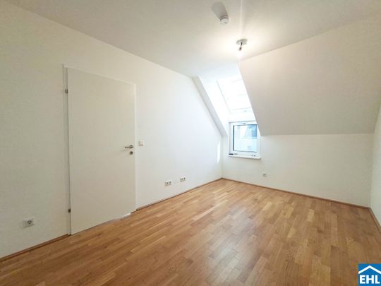 Sonnige 2-Zimmer DG-Wohnung mit Südwestterrasse bei der U3 Kendlerstraße - Photo 1