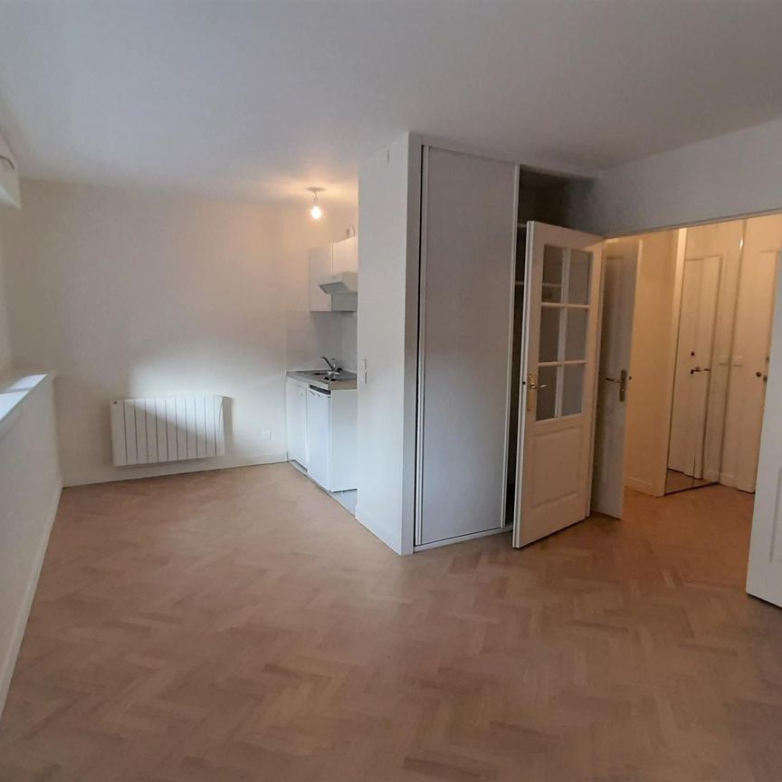 location Appartement F1 DE 31.56m² À PARIS - Photo 1