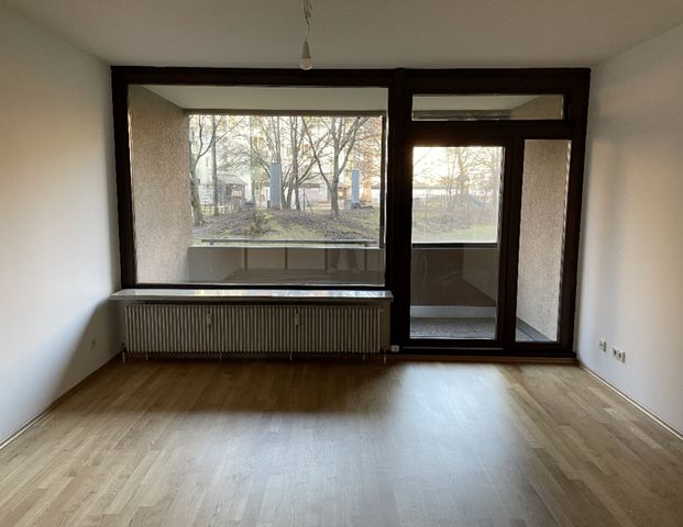 Mietwohnung in Nürnberg - Viel Platz! Große renovierte 2-Zimmer-Wohnung mit Loggia sucht Mieter! - Foto 1