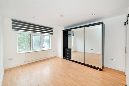 Etchingham Park Road, London, N3 studio to rent - Photo 3