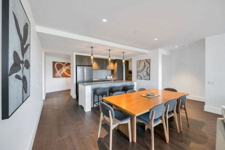 Elevated 3-Bedroom Furnished Apartment with City Views - Photo 4