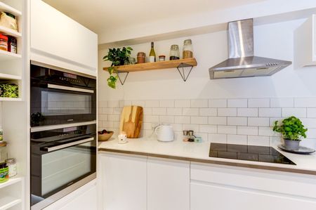 2 Bed Flat, Vine Street, BN1 - Photo 2