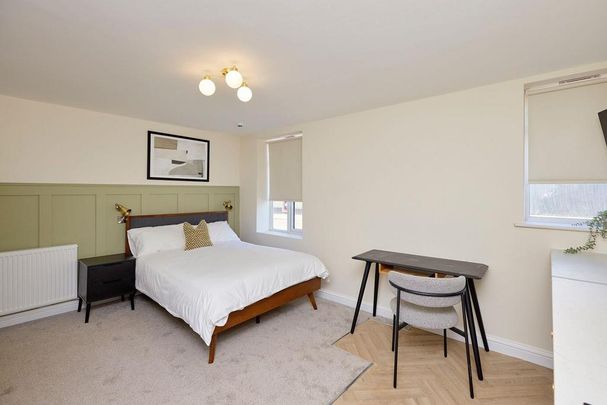 Studio to rent - Photo 1