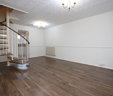 2 bedroom end of terrace house to rent - Photo 2