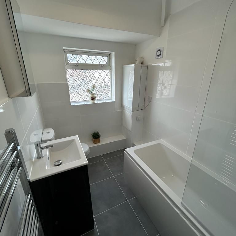 Leavesden Grove - Photo 1