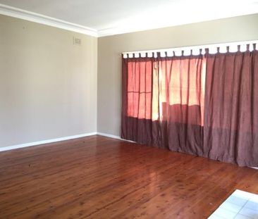 PET FRIENDLY TWO BEDROOM HOME!! - Photo 5