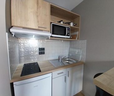 Location Appartement 1 pièce 18m² ORLEANS 45000 - Photo 2