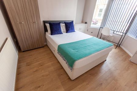 3 bedroom terraced house to rent - Photo 4