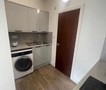 Studio Flat, Mitchell Road, N13 - Photo 1