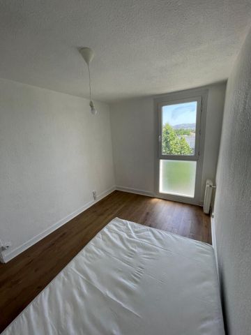 Marignane appartement de type 2 meublé avec cave Centre Ville le parc Camoin la tour avec ascenseur, - Photo 3