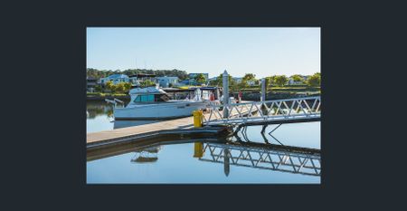 Fully Furnished Luxury Waterfront Living at Cova, Hope Island - Photo 2