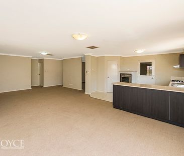 3 Kara Turn, Canning Vale WA 6155 - Photo 3