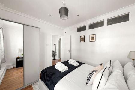 Bishop's Bridge Road - Photo 4