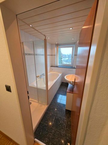 Helle 2,5 Zimmer Dachgeschosswohnung - Photo 4