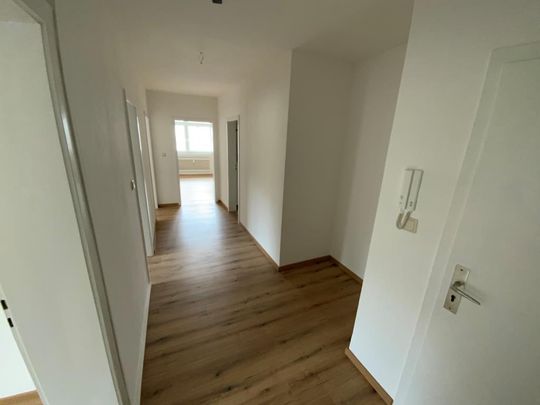 3-Zimmer-Wohnung mit Balkon in Plettenberg mieten - Photo 1