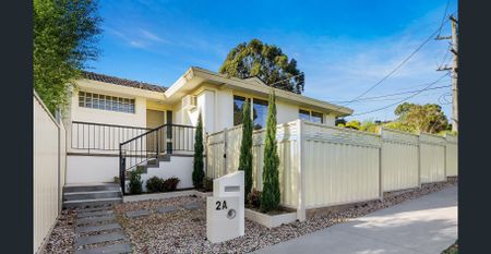 MODERNISED, UPDATED & BRIGHT - GARDENING INCLUDED!! - Photo 3