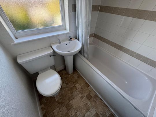 2 bedroom terraced house to rent - Photo 1