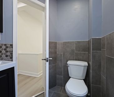 For Lease - 952 Queen Street, Toronto, Ontario - Photo 4