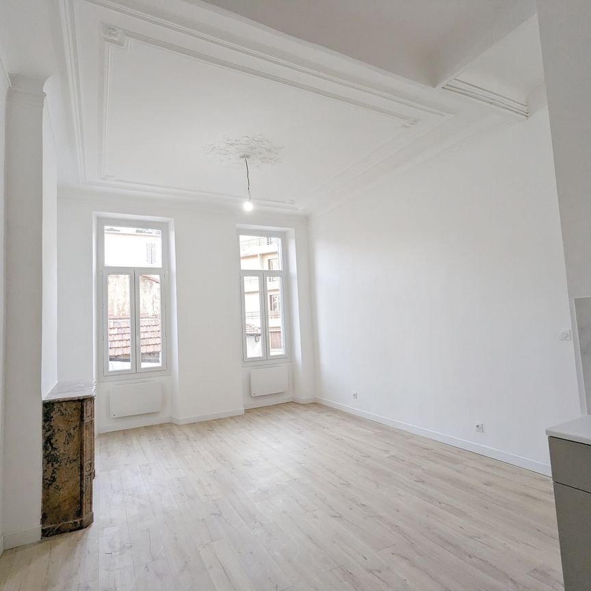 Location Appartement 4 pièces 73m² MARSEILLE 5ème - Photo 1