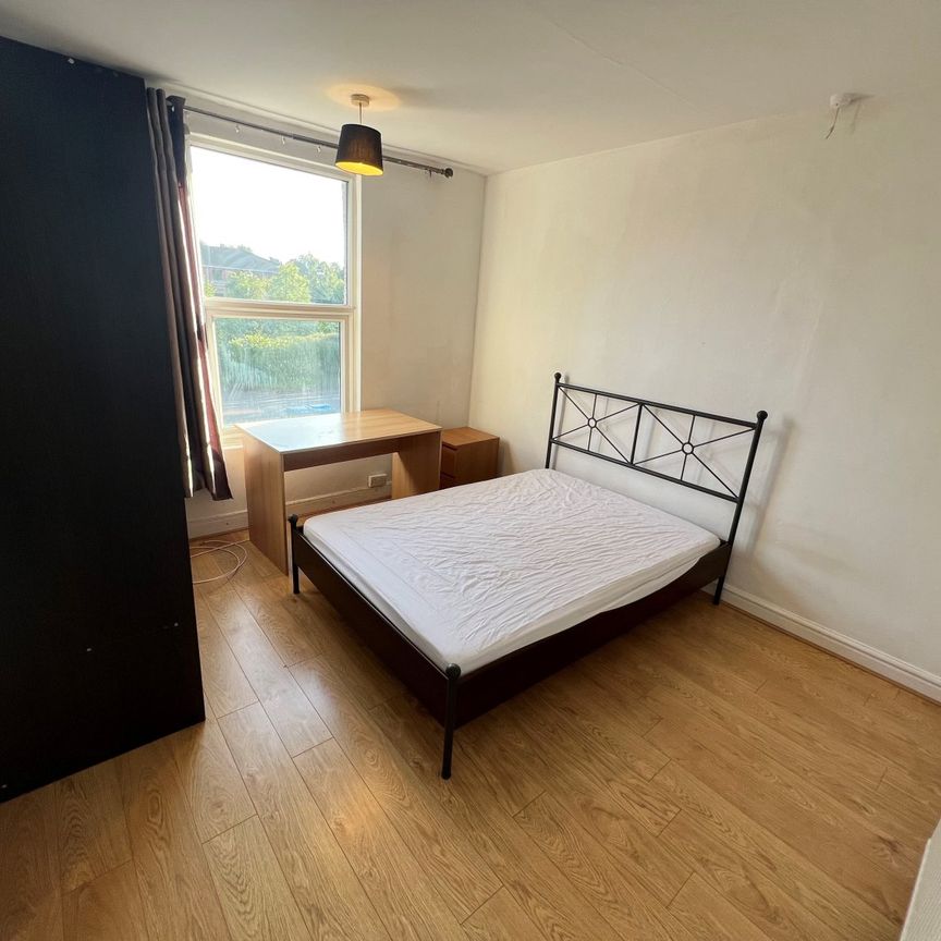 Tile Hill Lane, Coventry, CV4 - Photo 1
