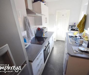 6 bedroom terraced house to rent - Photo 2