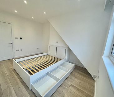 b Blenheim Road, Harrow - Photo 5