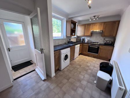 2 bedroom end of terrace house to rent - Photo 5