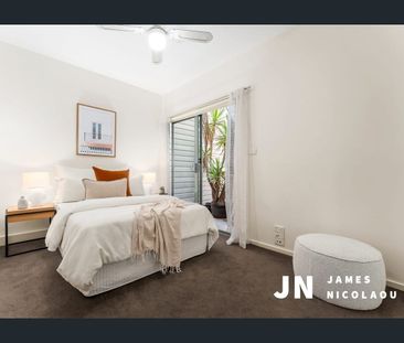 Stylish Port Melbourne Living in a Prime Location - Photo 6