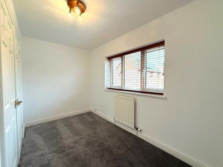 4 bedroom detached house to rent - Photo 4