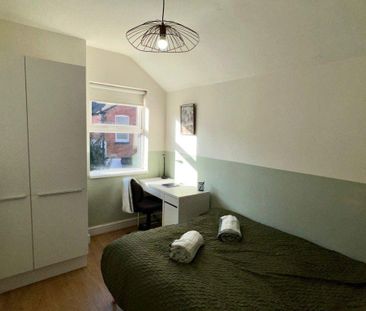 4 bedroom terraced house to rent - Photo 4