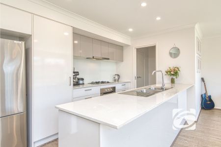 PARK FACING BEAUTY - Photo 2