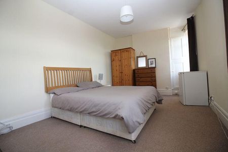 4 bedroom maisonette to rent - Photo 3