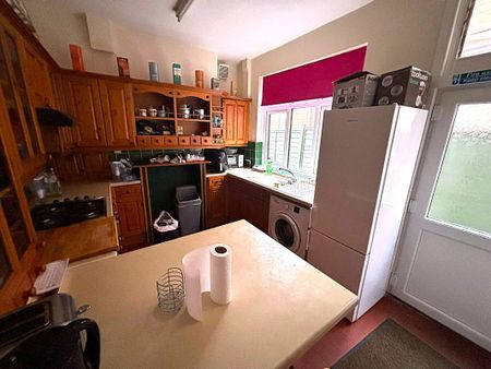 67 Storer Road - Huge 3 Bed & New to the Market Loughborough - Photo 2