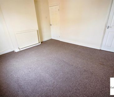 3 Bedroom House - End Terrace To Let - Photo 5