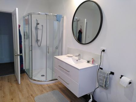 Modernised home with sun, space and views - Photo 5