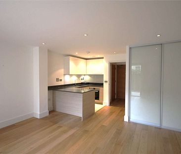 A modern studio apartment in central Cambridge - Photo 3