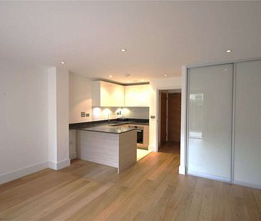 A modern studio apartment in central Cambridge - Photo 6