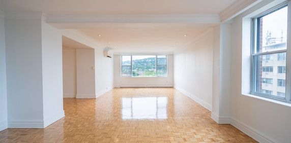 One Bed - 200 Kensingon, Westmount - Photo 2