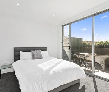 2 Bedroom Apartment, Prime Location - Photo 2