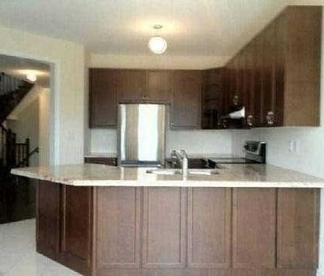 For Lease - 2379 Quetico Crescent, Oakville, Ontario - Photo 3