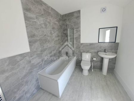 1 bedroom in a house share to rent - Photo 3