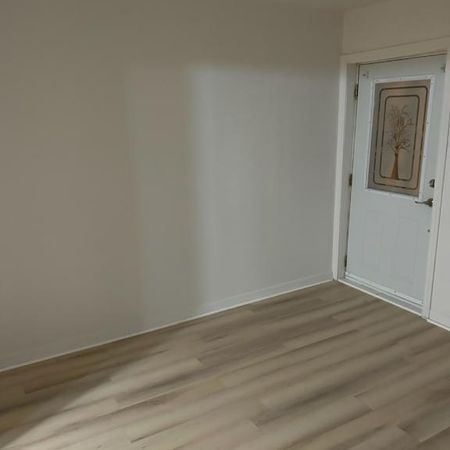 ✨ Grand 4 1/2 à louer – Centre-ville de Joliette ✨rue St-Viateur - Photo 4