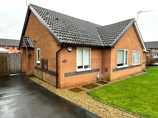 2 bedroom semi-detached bungalow to rent - Photo 1