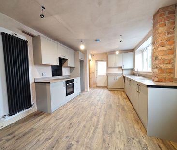 3 bedroom terraced house to rent - Photo 4