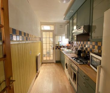 4 Bed Terraced House, Capthorne Avenue, HA2 - Photo 3