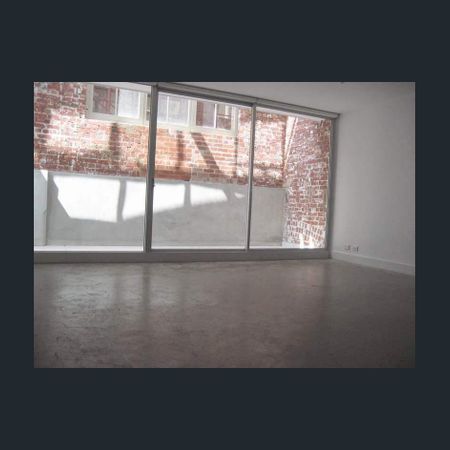 One Bedroom Apartment in the Heart of Collingwood! - Photo 4