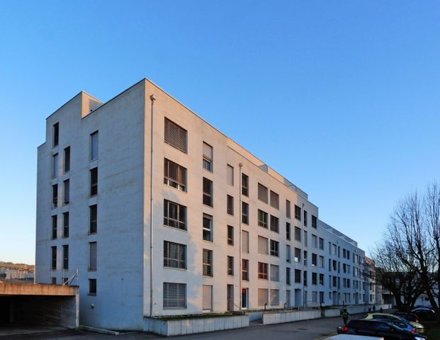 Beautiful SUBVENTIONED in a family neighborhood - Foto 1